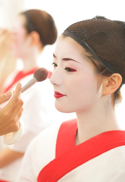 Kyoto: Maiko Makeover and Photoshoot Experience - White makeup, wigs, and the transformation