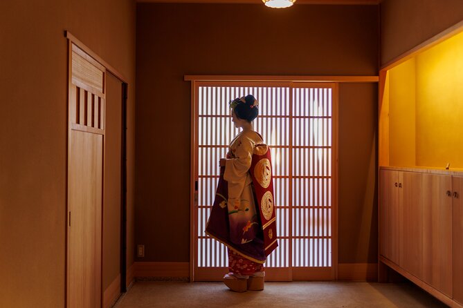 Kyoto: Meet the Geisha Maiko with Gion Walking Tour - Shirakawa Canal and Tatsumi-jinja Shrine