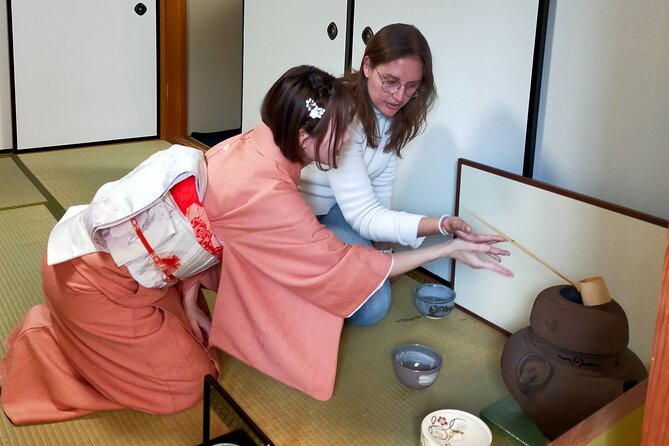 Kyoto near Fushimiinari Wagashi making&Small Group Tea Ceremony - Walk through the garden into the tea room