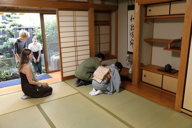 Kyoto near Fushimiinari Wagashi making&Small Group Tea Ceremony - How to fit it into a Fushimi Inari morning
