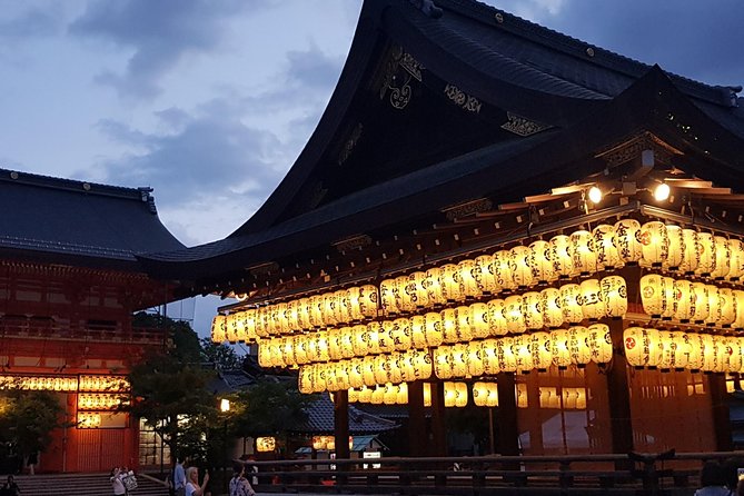 Kyoto Nighttime All-Inclusive Eats and Streets, Gion and Beyond - Gion, geiko, maiko, and modern hostesses