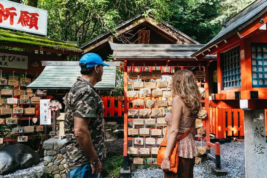 Kyoto: Nijo Castle, Kiyomizu & Fushimi Inari Guided Tour - Arashiyama Bamboo Grove before the crowds