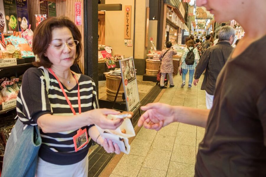 Kyoto: Nishiki Market Food Tour - Who should book this Nishiki Market tour?