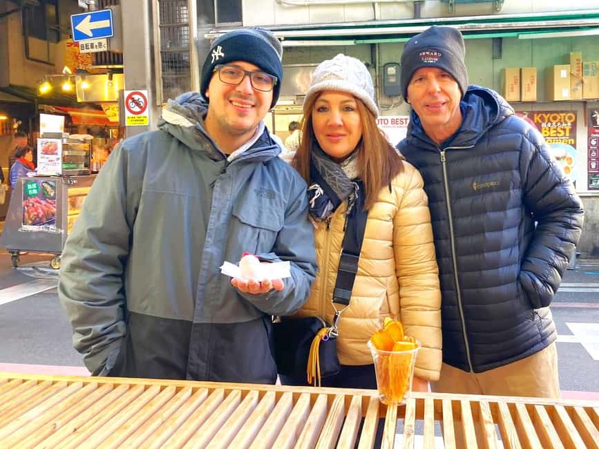 Kyoto: Nishiki Market Tour with a Local Foodie & Tastings - What the guide adds to the market