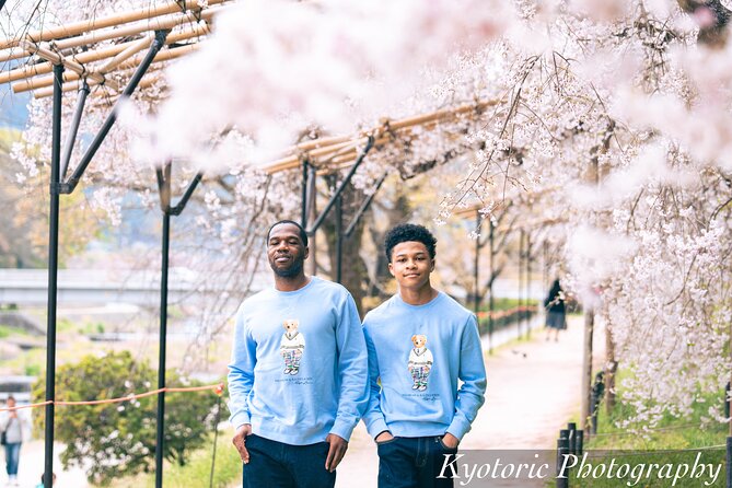 Kyoto Photo Shoot by Professional Photographer (77K Followers) - Best Timing, Clothing, and Group Size