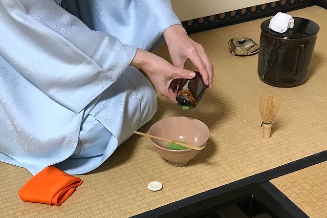 Kyoto: Quiet and Graceful Tea Ceremony - Making your own bowl after the demonstration