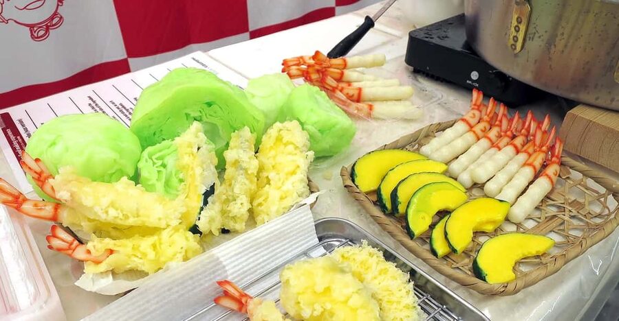 Kyoto: Replica food making experience - The first lesson: turning wax into a food surface