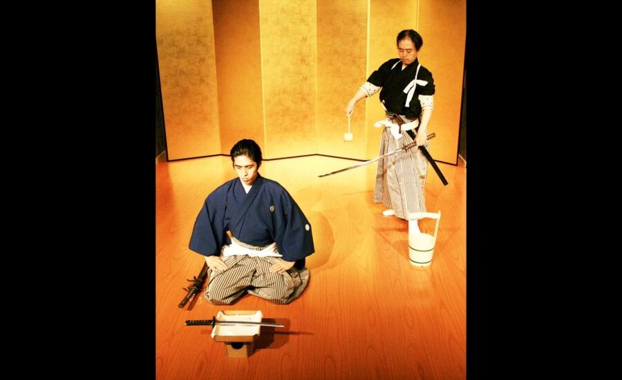 Kyoto: Samurai Kenbu Traditional Sword Dancing Show - The short sword lesson after the show