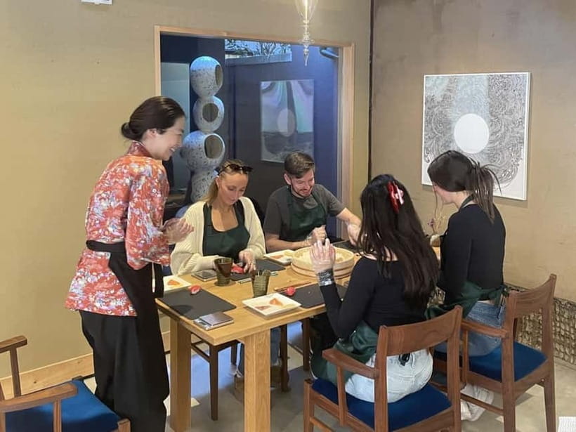 Kyoto: Small-Group Authentic Sushi Making Workshop - A calm start inside Kyoto Wand