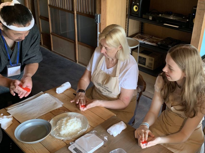 Kyoto: Sushi Making Class with Sushi Chef - Plating the Sushi You Made