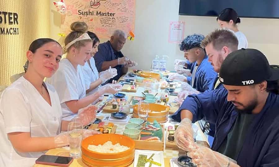 Kyoto: Sushi Making Experience in Kawaramachi - A hands-on sushi class five minutes from Kawaramachi Station