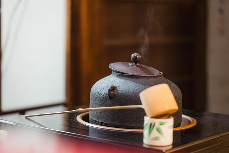 Kyoto: Table-Style Tea Ceremony at a Kyo-Machiya - Kimono, garden photos, and cultural details