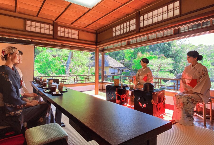 Kyoto: Tea Ceremony in a Traditional Tea House in Kiyomizu - A calm tea house just off crowded Sannenzaka