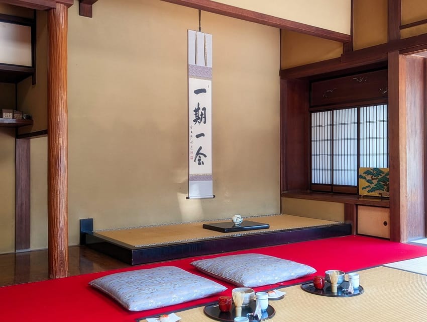 Kyoto: Tea Ceremony in a Traditional Tea House in Kiyomizu - Making your own bowl of matcha