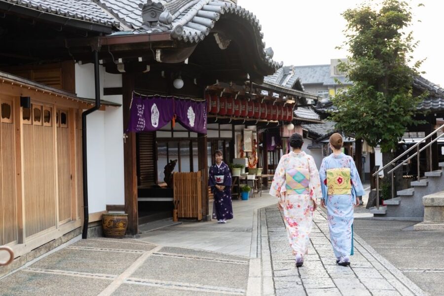 Kyoto: Tea Ceremony Ju-An at Jotokuji Temple - Drinking matcha and tasting the sweets