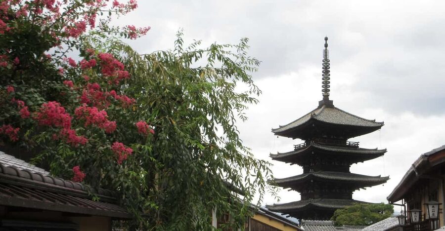 KYOTO: Tempio Kiyomizu Pagode Gion “Geisya” (Guida Italiana) - Sannenzaka and Ninenzaka: Kyoto on foot