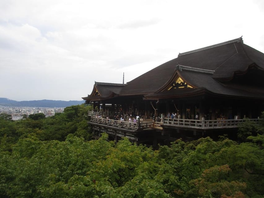 KYOTO: Tempio Kiyomizu Pagode Gion “Geisya” (Guida Italiana) - Kyoto Minami-za and the finish at Pontocho