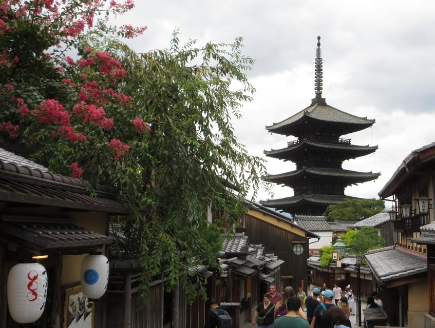 KYOTO: Tempio Kiyomizu Pagode Gion “Geisya” (Guida Italiana) - Meeting at Kyoto Station without confusion