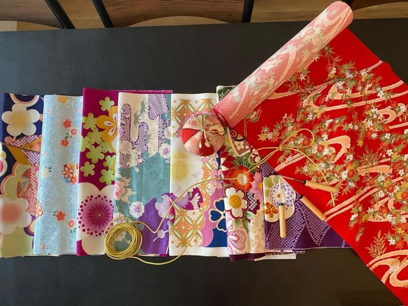 Kyoto: Traditional Kimono Fabric Handicrafts Workshop - Why the location works with a temple day