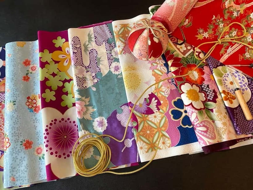 Kyoto: Traditional Kimono Fabric Handicrafts Workshop - Group size, language, and access