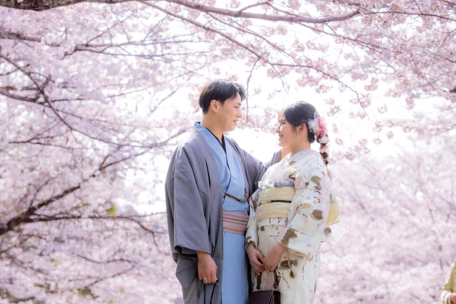 Kyoto: Traditional Kimono Rental - Taking the kimono into Kyoto
