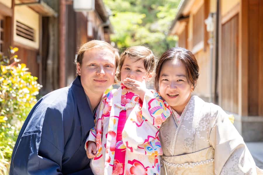 Kyoto: Traditional Kimono Rental - The one-hour dressing process