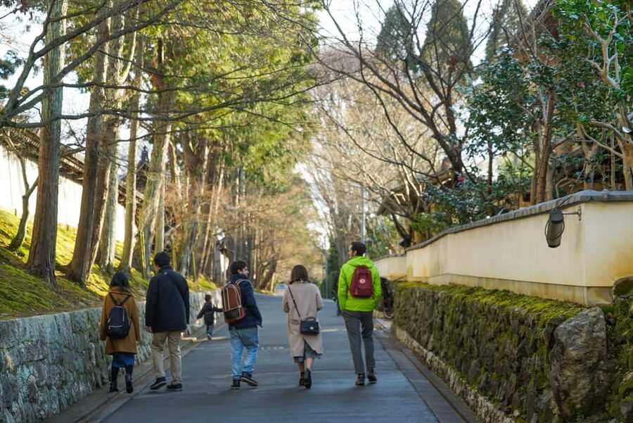 Kyoto: Zen Meditation and Garden Tour at a Temple with Lunch - Shojin Ryori lunch near the temple district