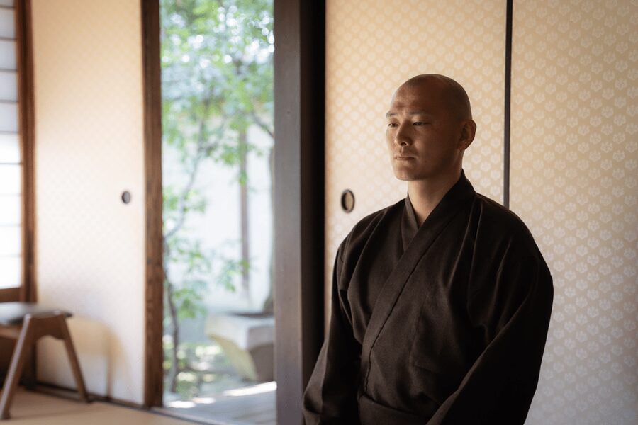 Kyoto: Zen Meditation at a Private Temple with a Monk - Tea, sweets, and a conversation with the monk