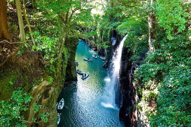 Kyushu: Aso Vocano, Grassland,Onsen and Aso shrine 1-Day Tour - One hour at Kusasenri Grassland