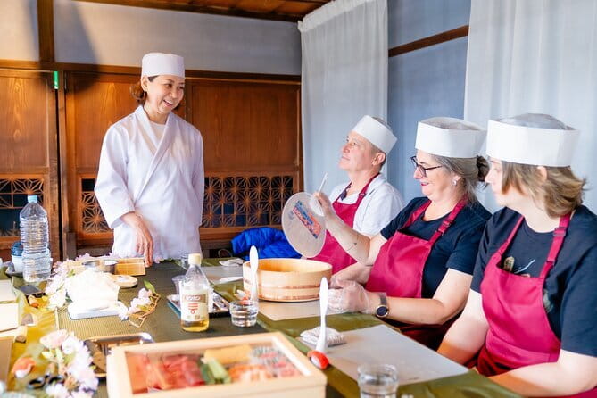Little EDO Sushi Making workshop in Kawagoe - Making sushi inside an old Kawagoe rice shop