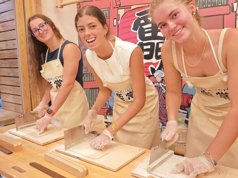 Made from flour in 30min! Ramen-noodle Making Experience! - The 30-minute noodle-making session