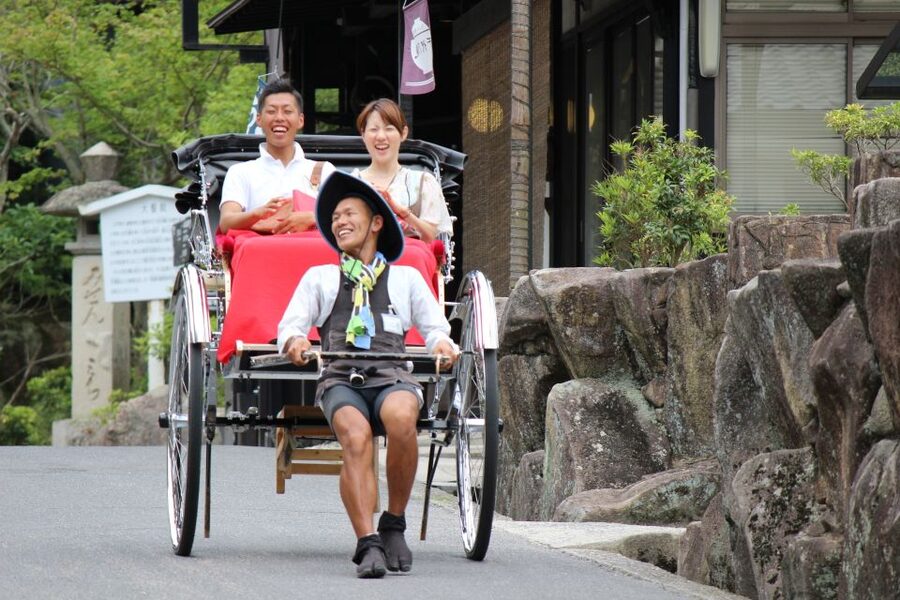 Miyajima: Private Rickshaw Tour to Itsukushima Shrine - Adding Daishoin Temple with 70 minutes