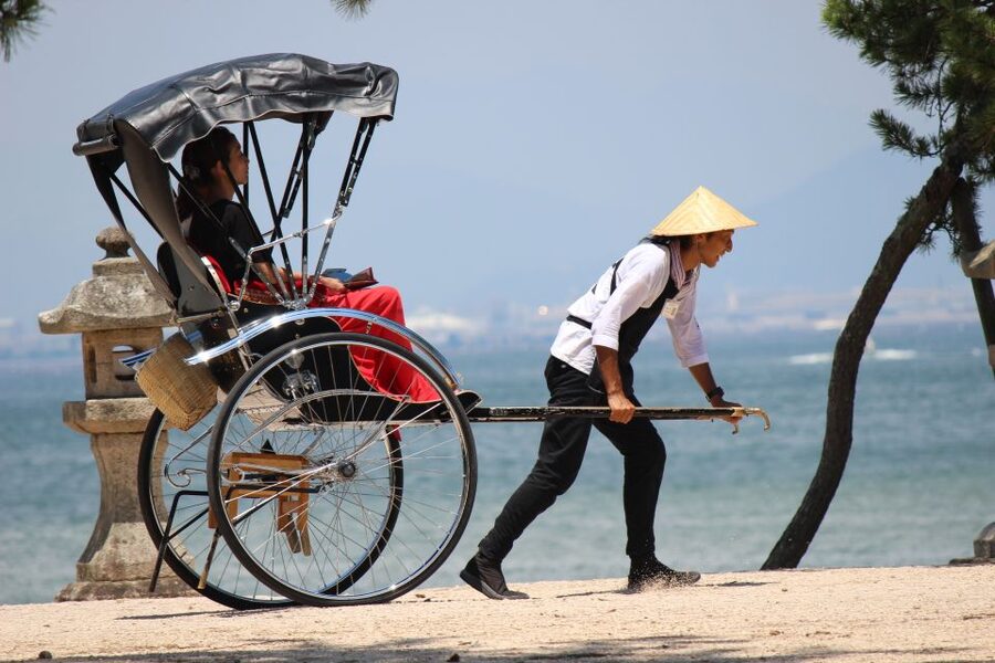 Miyajima: Private Rickshaw Tour to Itsukushima Shrine - Reaching Senjokaku Shrine at 130 minutes
