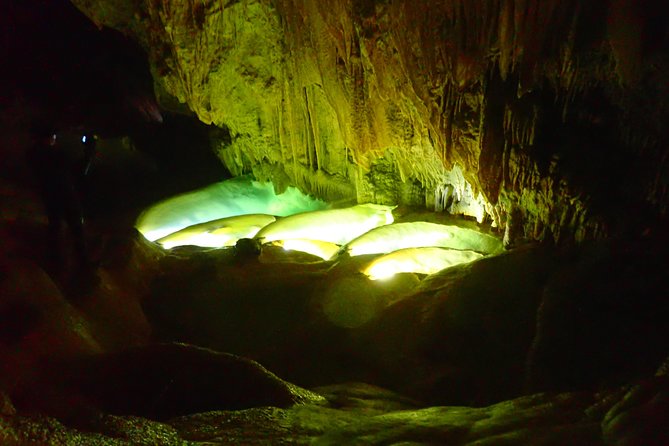 [Miyako Island / Half Day] Pumpkin Limestone Cave & Sea Kayaking - The return paddle keeps the tour moving