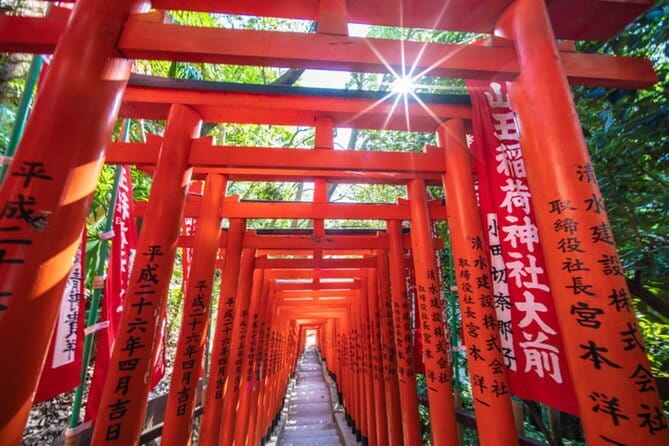 Mount Fuji Full Day Sightseeing Tour from Tokyo - Arakurayama Sengen Park and the Chureito Pagoda climb