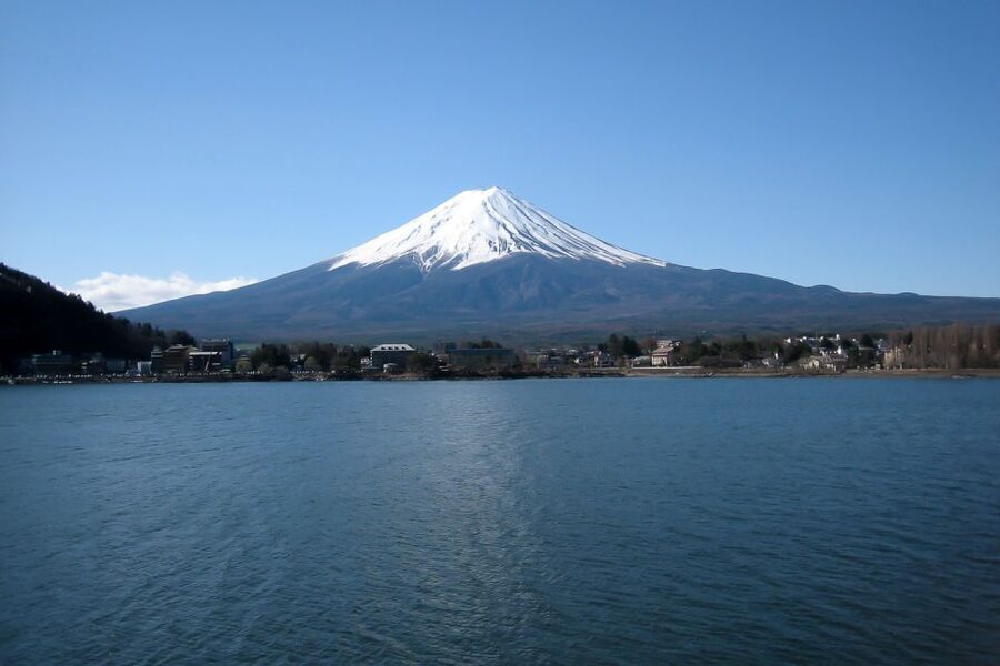 Mount Fuji: Full-Day Tour with Private Van - Oshino Hakkai and its eight ponds