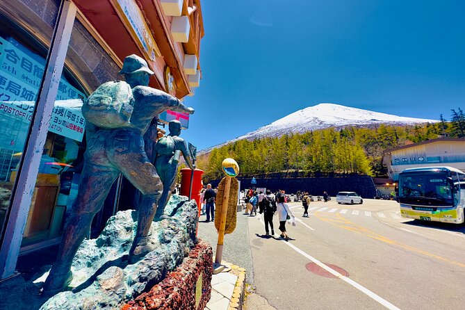 Mt. Fuji, Cherry Blossom & Shiba Sakura Pvt. Day Tour - Oishi Park and seasonal flowers by the lake