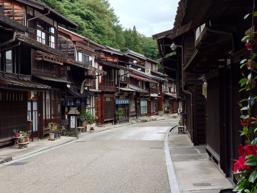 Nagano/Matsumoto: Matsumoto Castle and Narai-juku Day Trip - Nawate-doori, Matsumoto’s Frog Street