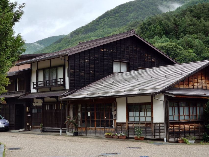 Nagano/Matsumoto: Matsumoto Castle and Narai-juku Day Trip - Free time around the castle