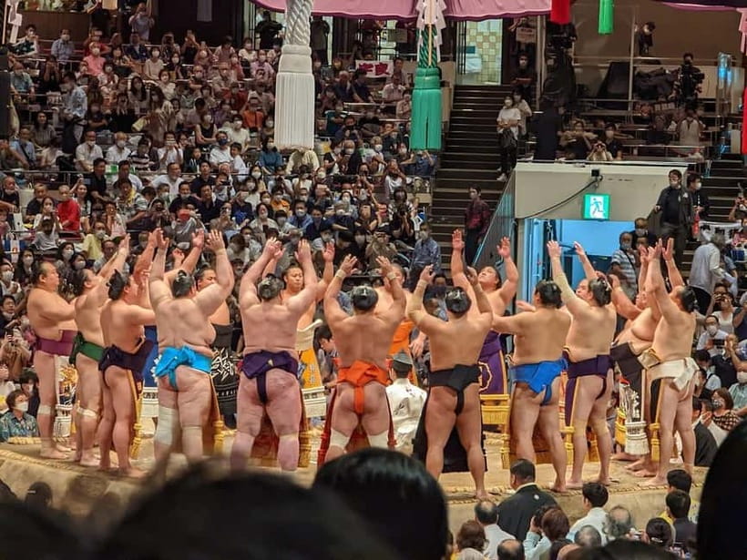 Nagoya: Grand Sumo Tournament Tour - The cheering towel makes the arena more personal