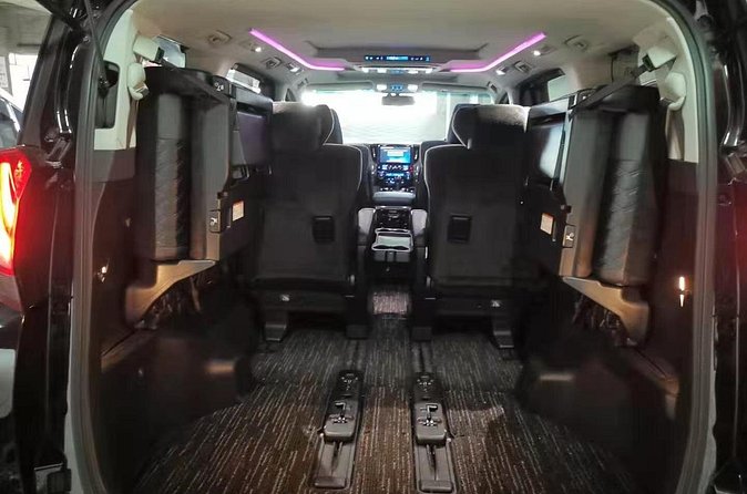 Narita Airport(NRT): Private Transfer to Tokyo/Yokohama 1-9pax - Small touches that help after a long flight