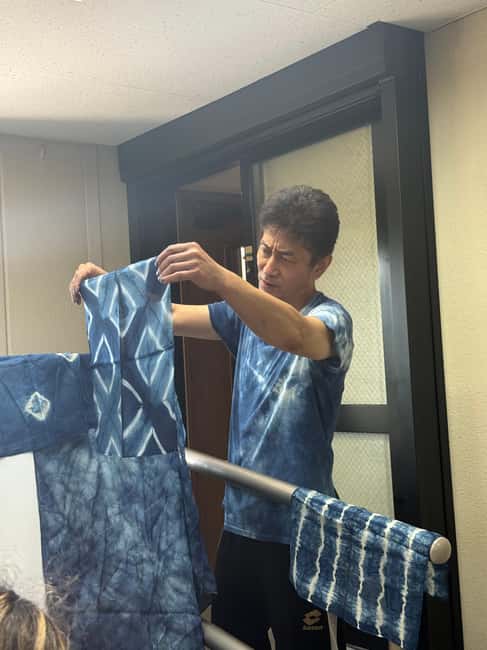 Natural Indigo Dyeing with Local Masters (Private Atelier) - The tea break and traditional wrapping lesson