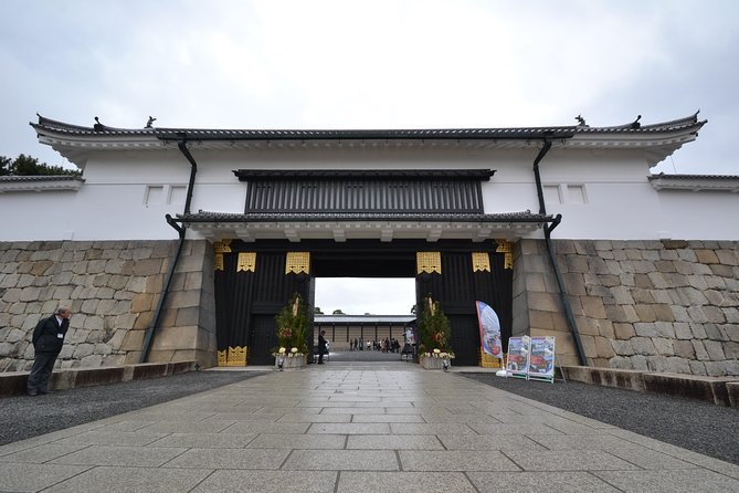 Nijo Castle and Imperial Palace Visit with Guide - Two Kyoto power centers in one compact tour