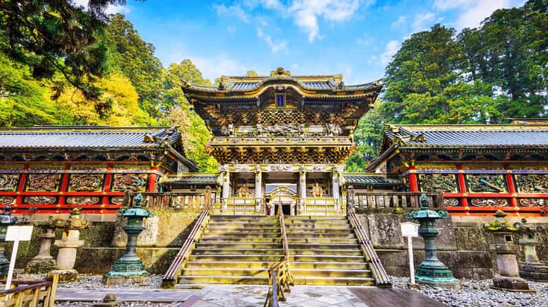 Nikko: Private Walking Tour with Local Guide - Lunch and a short walk at Lake Chuzenji