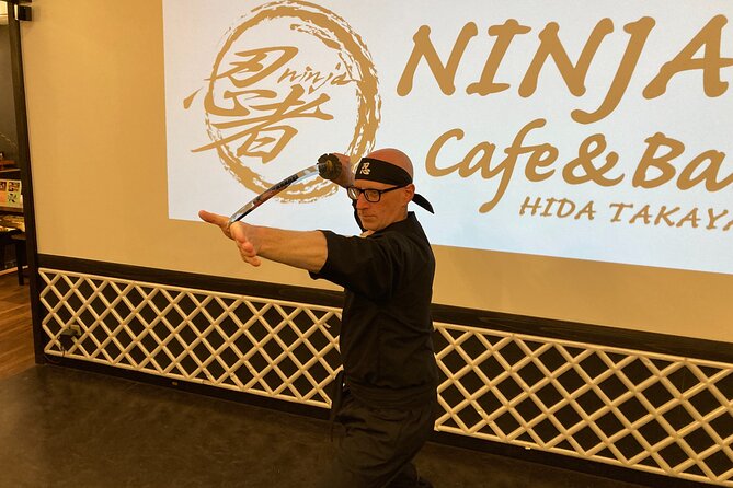 Ninja Experience in Takayama - Basic Course - Shuriken throwing with an iron star