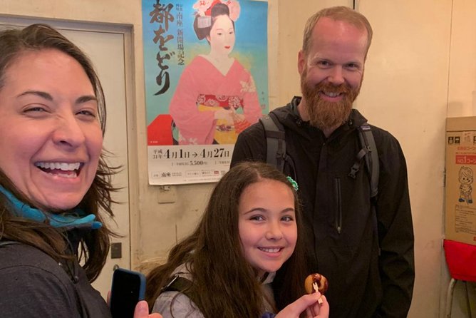Nishiki Market Brunch Walking Tour (7 Tastings + Brunch) - A short walk through Pontocho