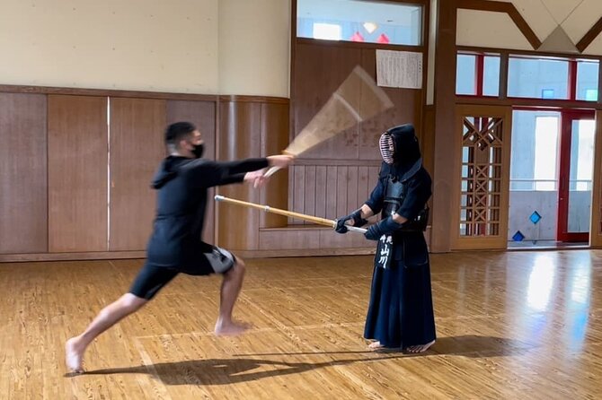 Okinawa 2-Hours Genuine Kendo/Samurai Experience in Japan - Getting into kendo armor