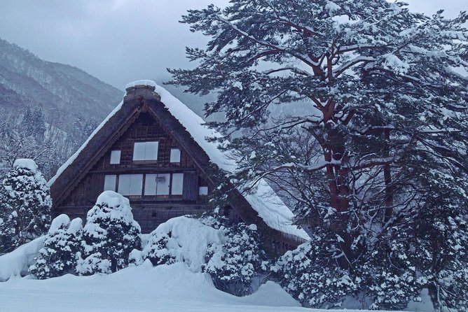 [One-day bus tour departing from Kanazawa Station] Shirakawa-go/Takayama tour platinum route bus tour - The road to Hida Takayama