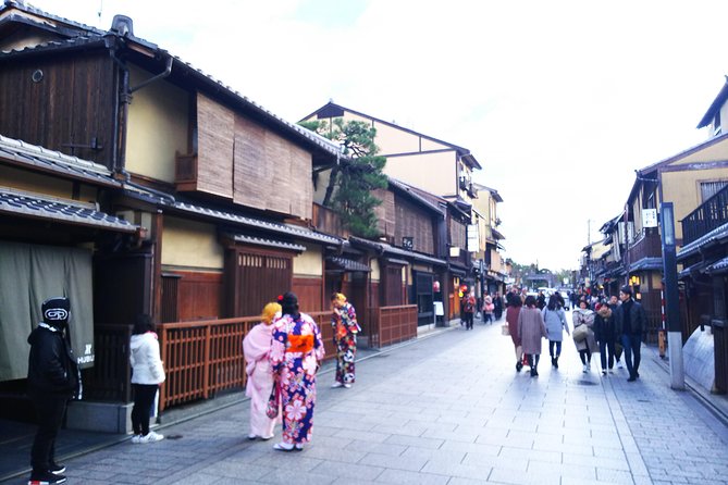 One-Day Walking Tour : Enjoy Kyoto to the fullest! - Gion, where Kyoto’s old entertainment district survives