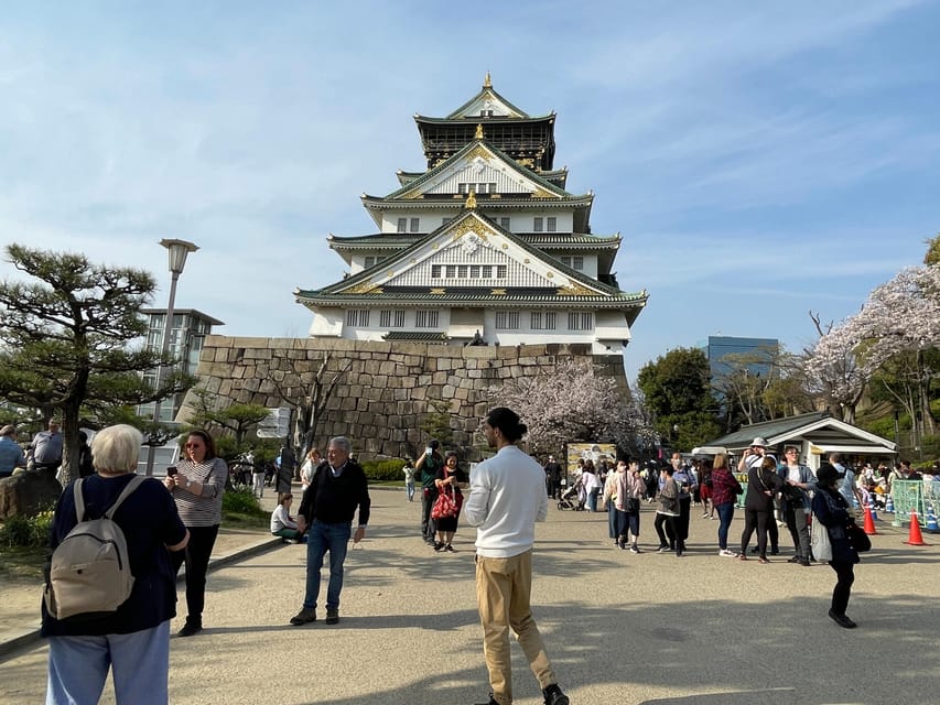 Osaka Castle Guided Tour - Guide style and what to ask